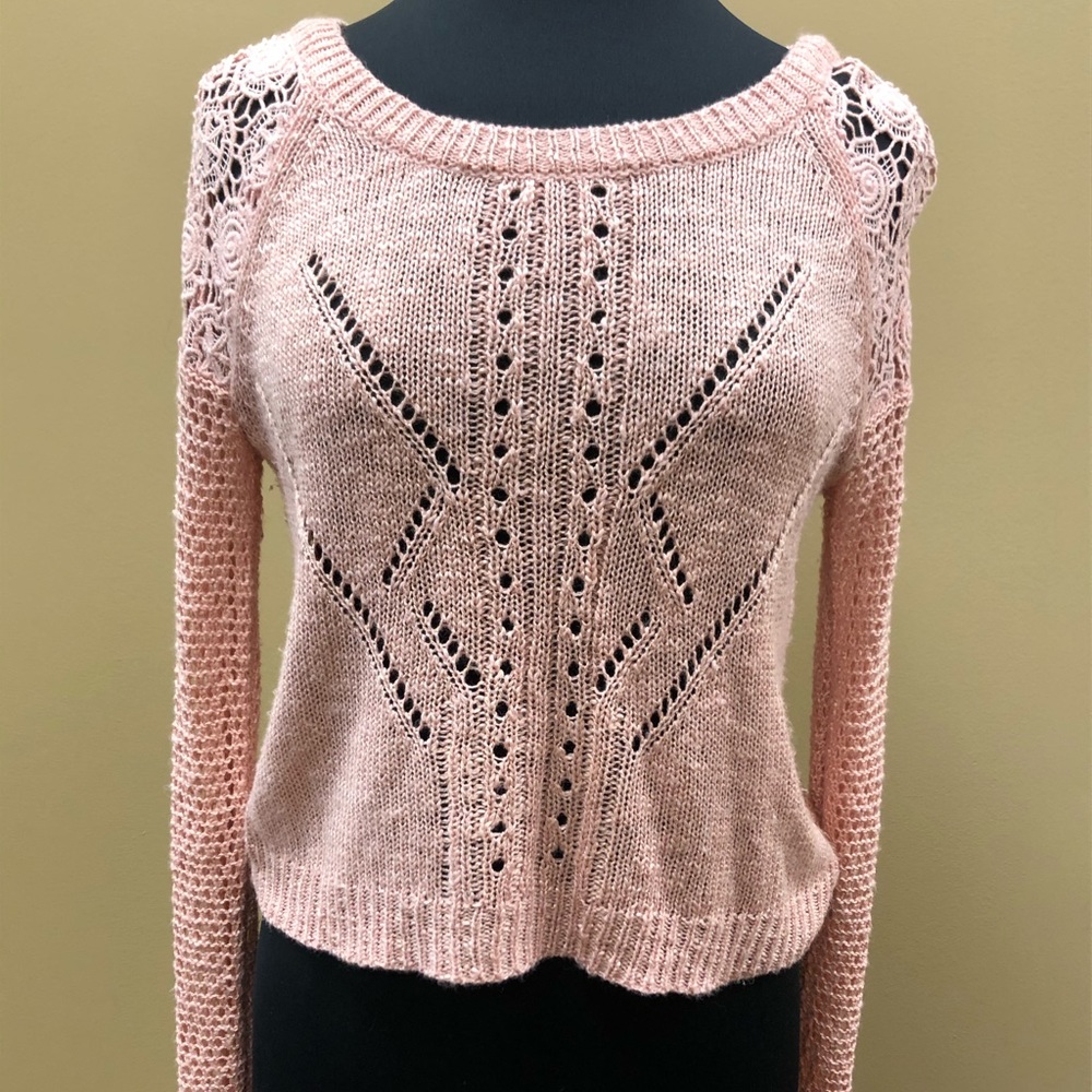 Pink cropped sweater ✨